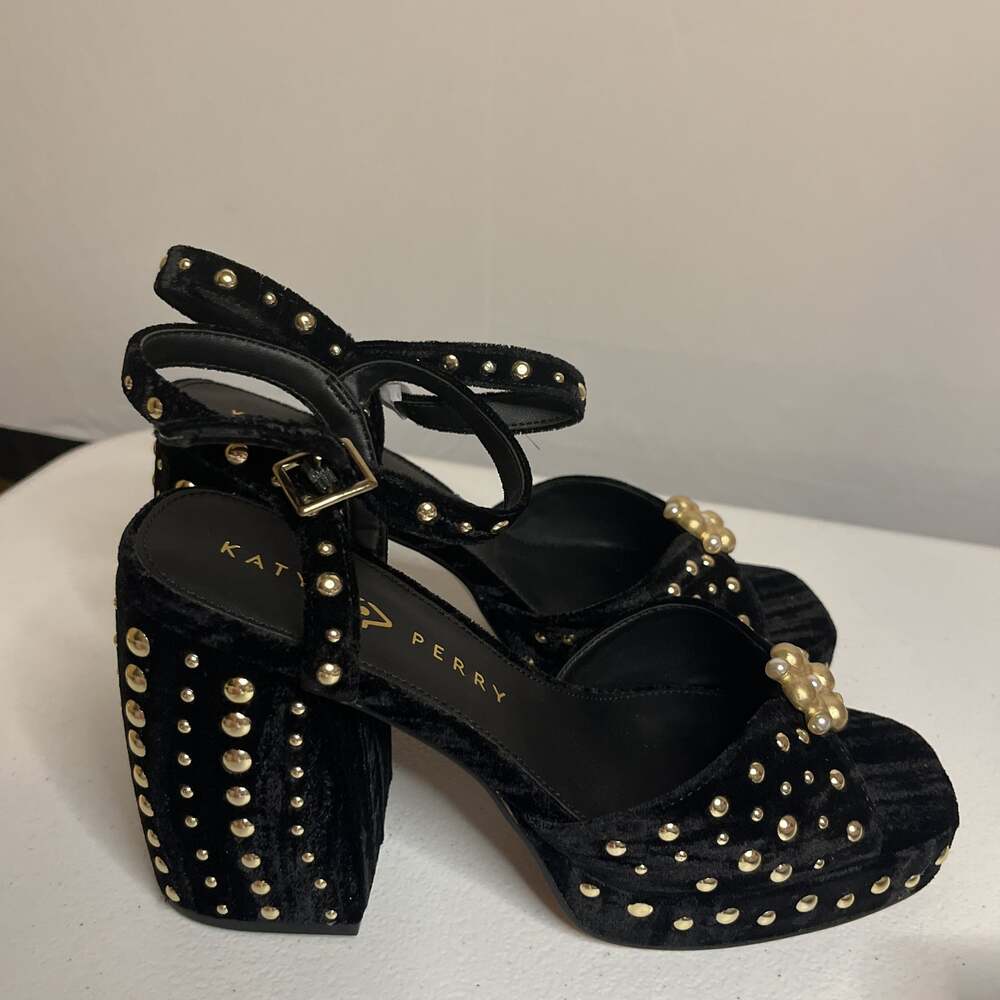 Shoes - Picture 3 of 3